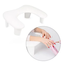 Manikűr kéztámasz lábakkal, fehér nagyméretű karfás